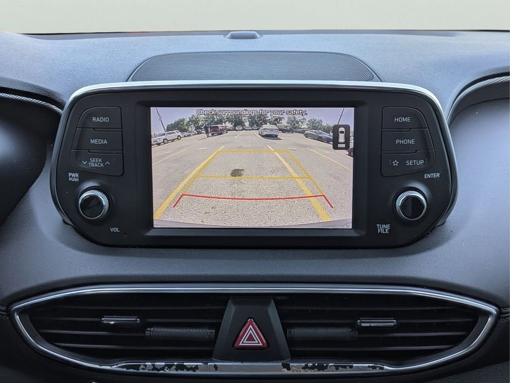 Used 2020 Green Hyundai SE image 19