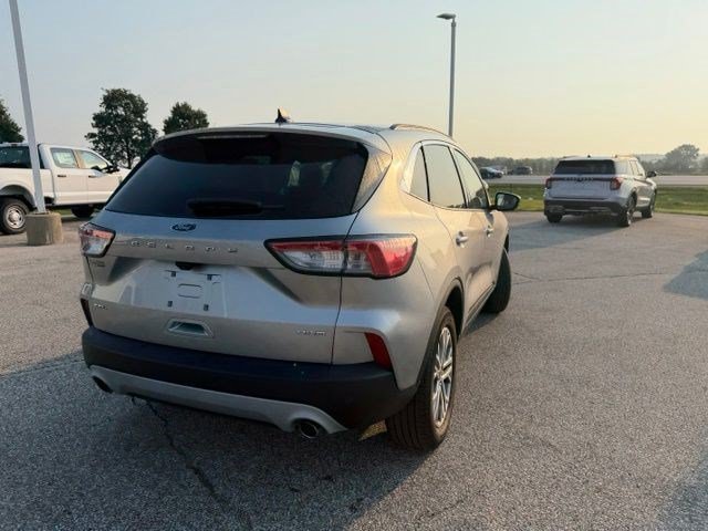 Used 2022 Silver Metallic Ford SEL image 12