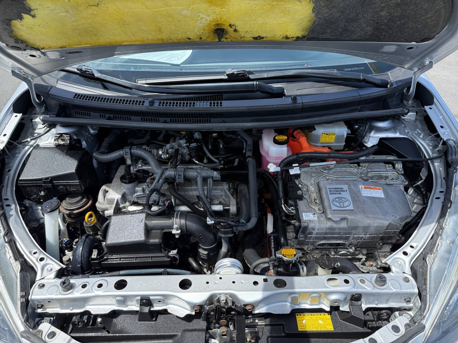 Used 2015 Classic Silver Metallic Toyota Three image 20