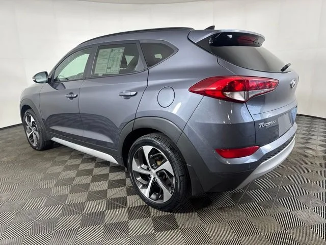 Used 2018 Gray Hyundai Value image 6