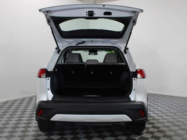Certified Used 2024 Wind Chill Pearl Toyota L image 15