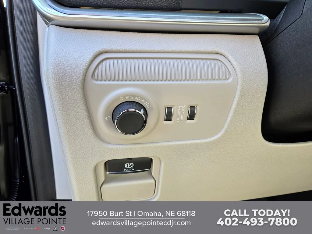 New 2026 High Gloss Black Exterior Paint Jeep Limited Altitude image 11