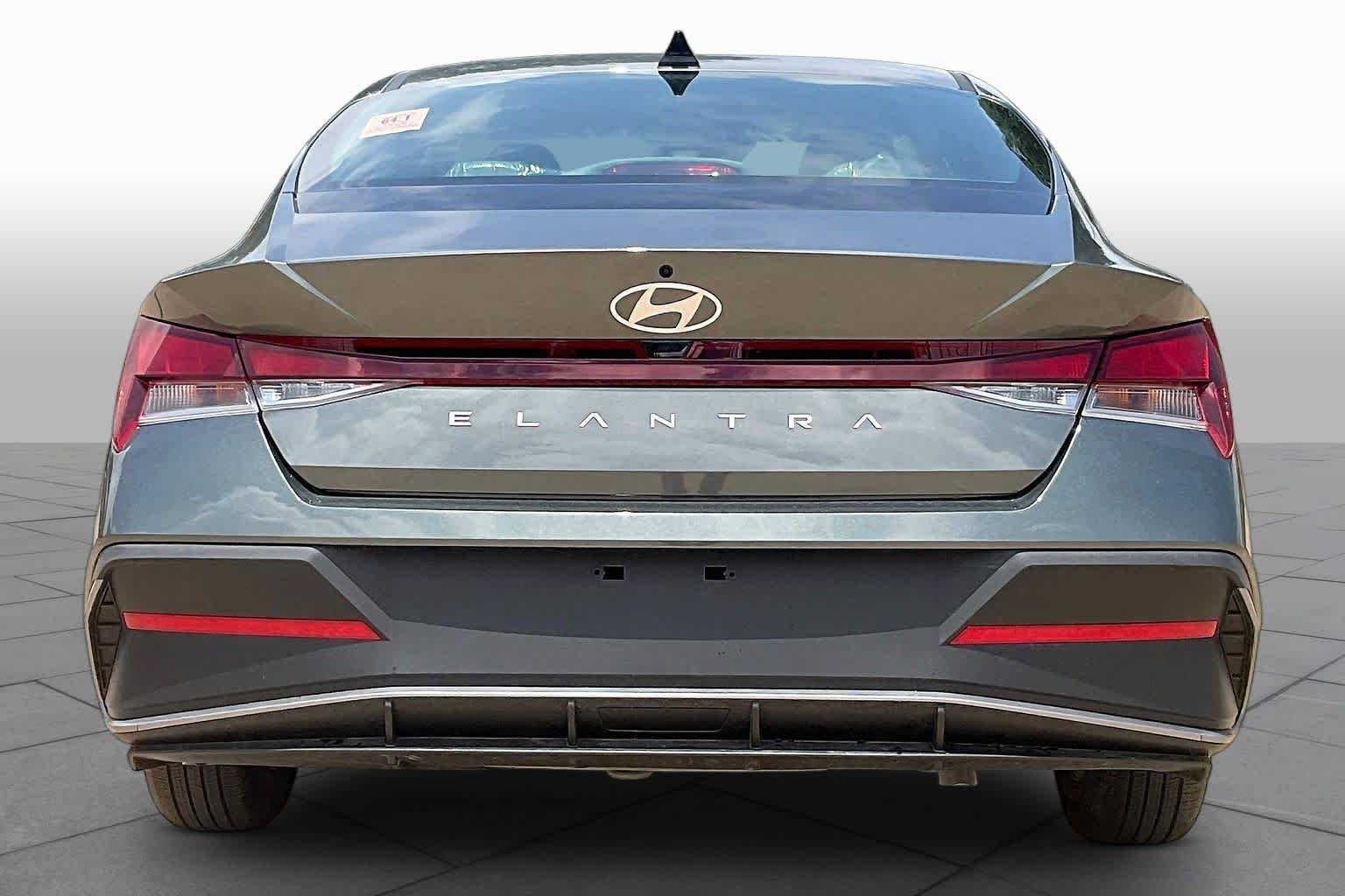 Used 2026 Amazon Gray Hyundai SE image 5
