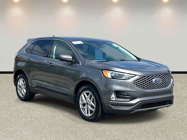 Certified Used 2024 Gray Ford SEL image 3