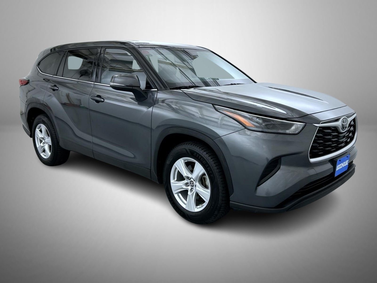 Used 2022 Gray Toyota L image 3