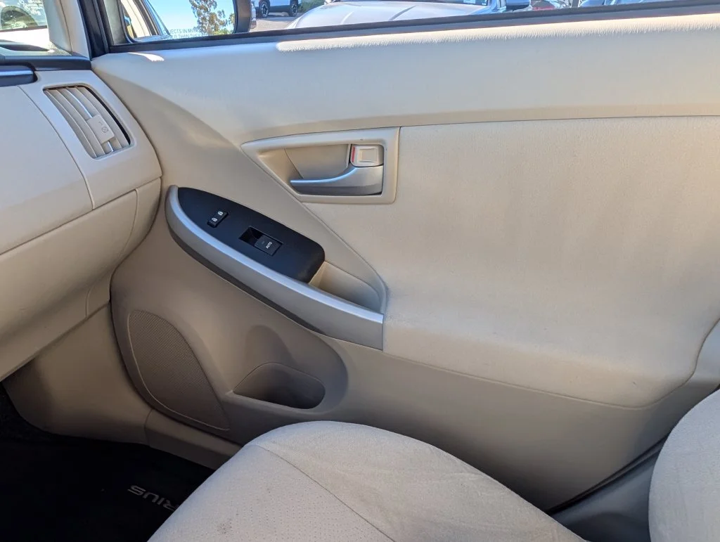 Used 2012 Beige Toyota Three image 21