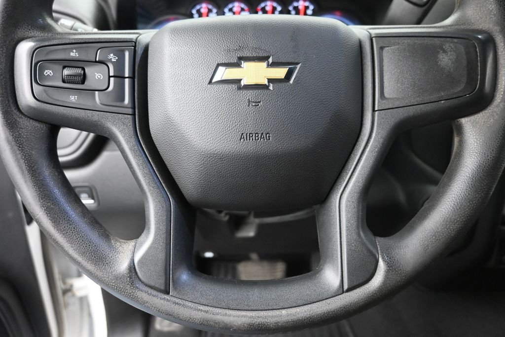 Used 2023 White Chevrolet Custom image 17