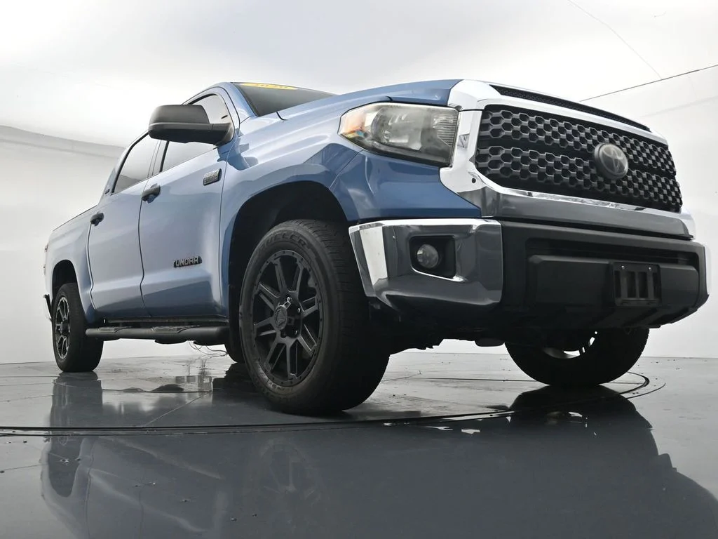 Used 2020 Blue Toyota SR5 image 31