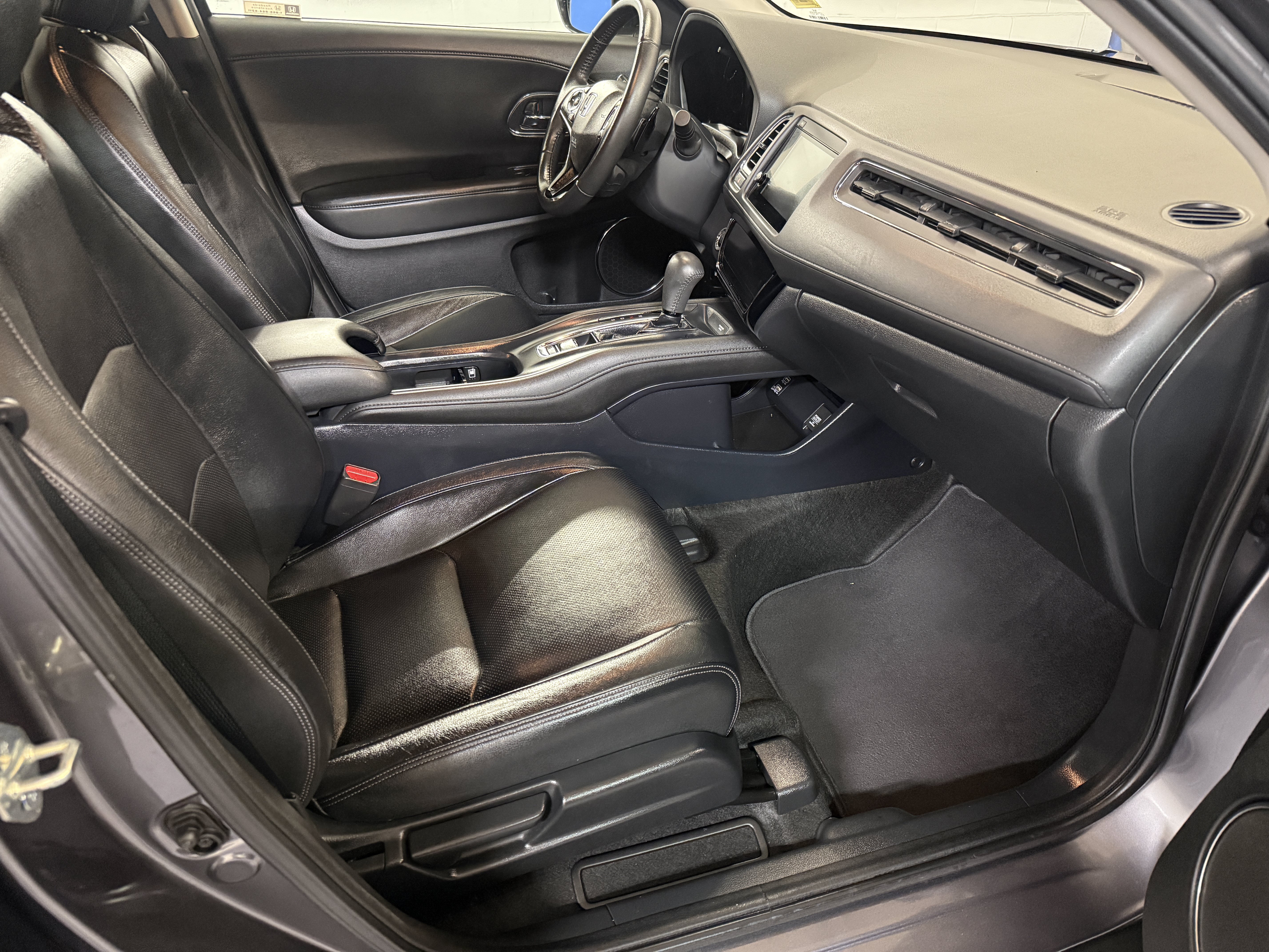 Certified Used 2021 Modern Steel Metallic Honda EX-L image 24