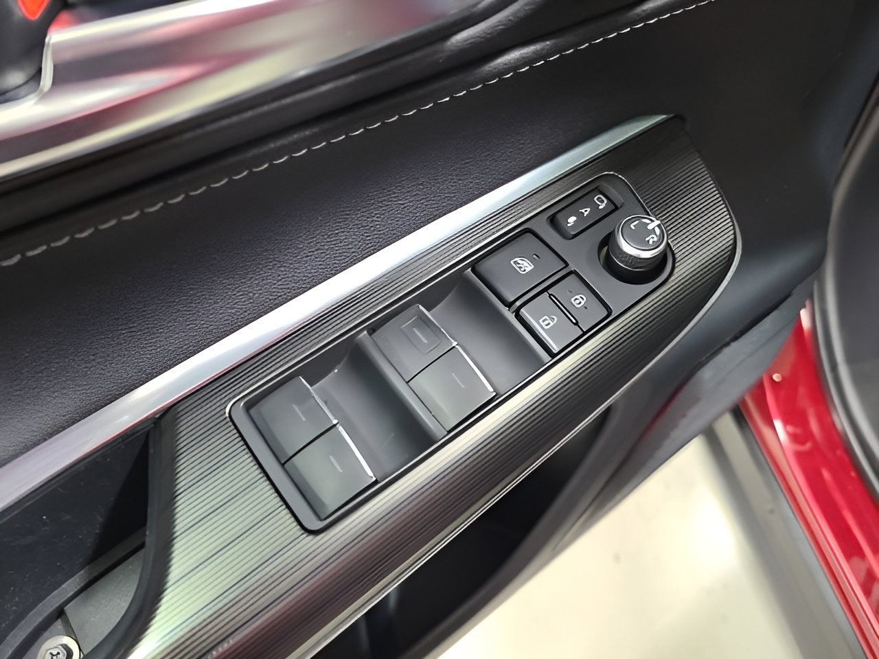 Used 2021 Ruby Flare Pearl Toyota Limited image 19