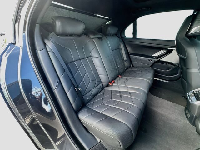 Certified Used 2024 Gray BMW xDrive60 image 29