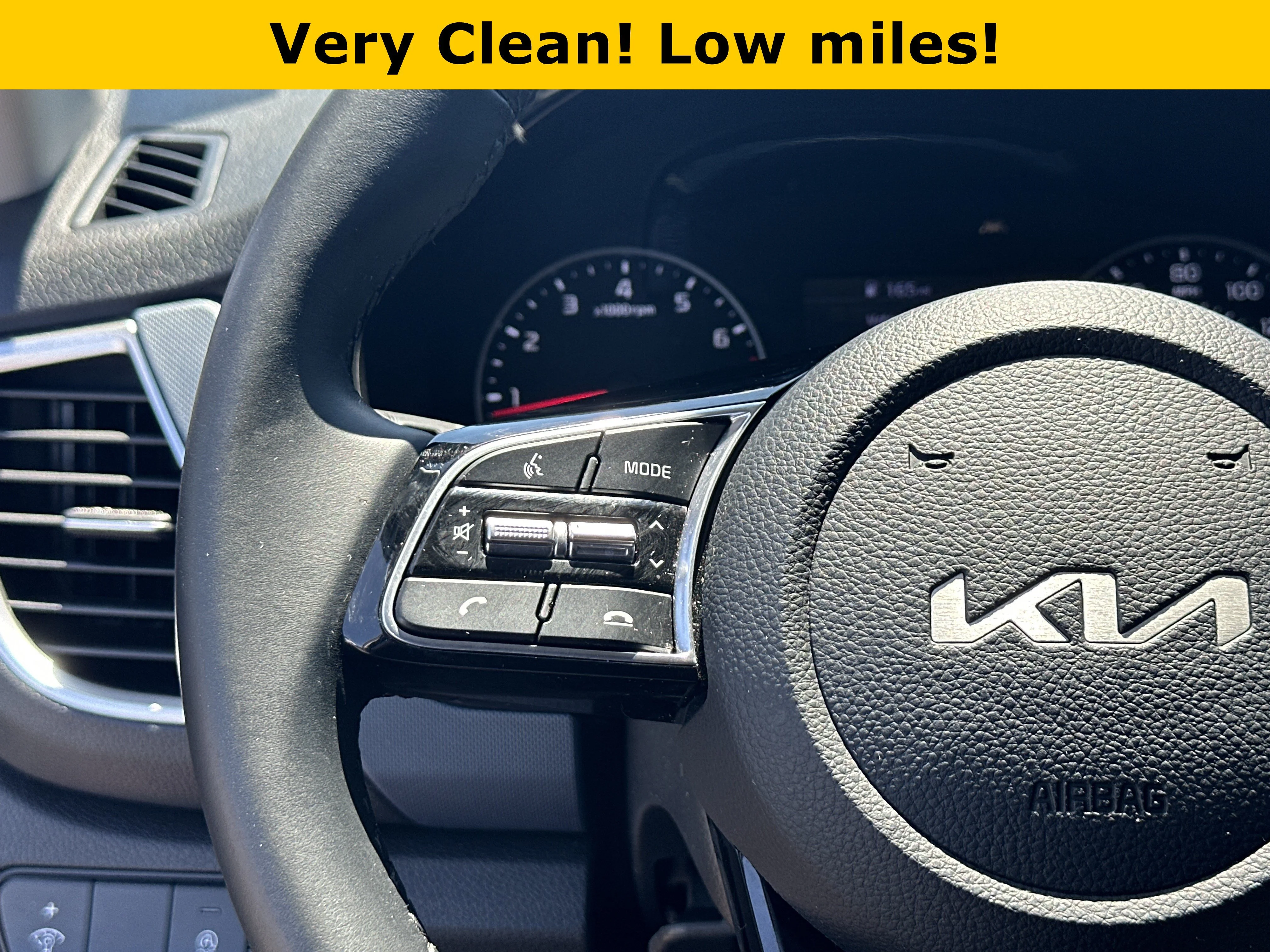 Used 2023 Starbright Yellow/Black Roof Kia Nightfall image 28