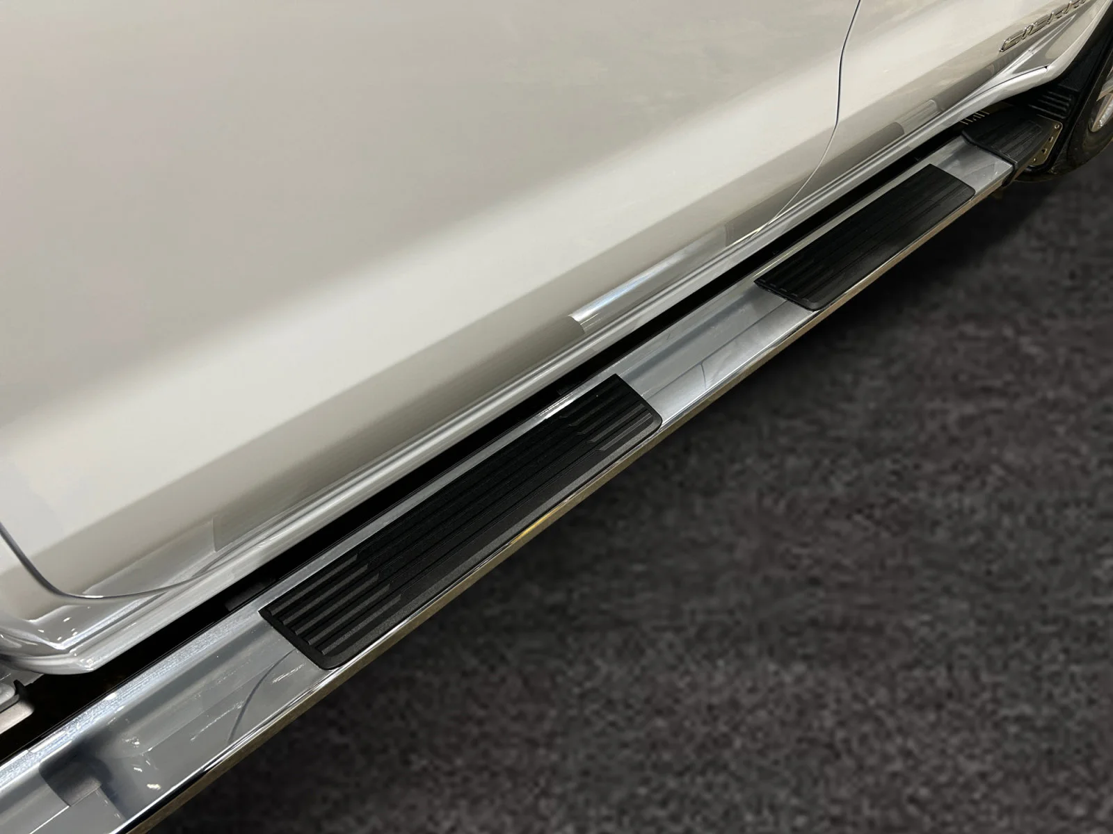 New 2026 Glacier White Tricoat GMC SLT image 12