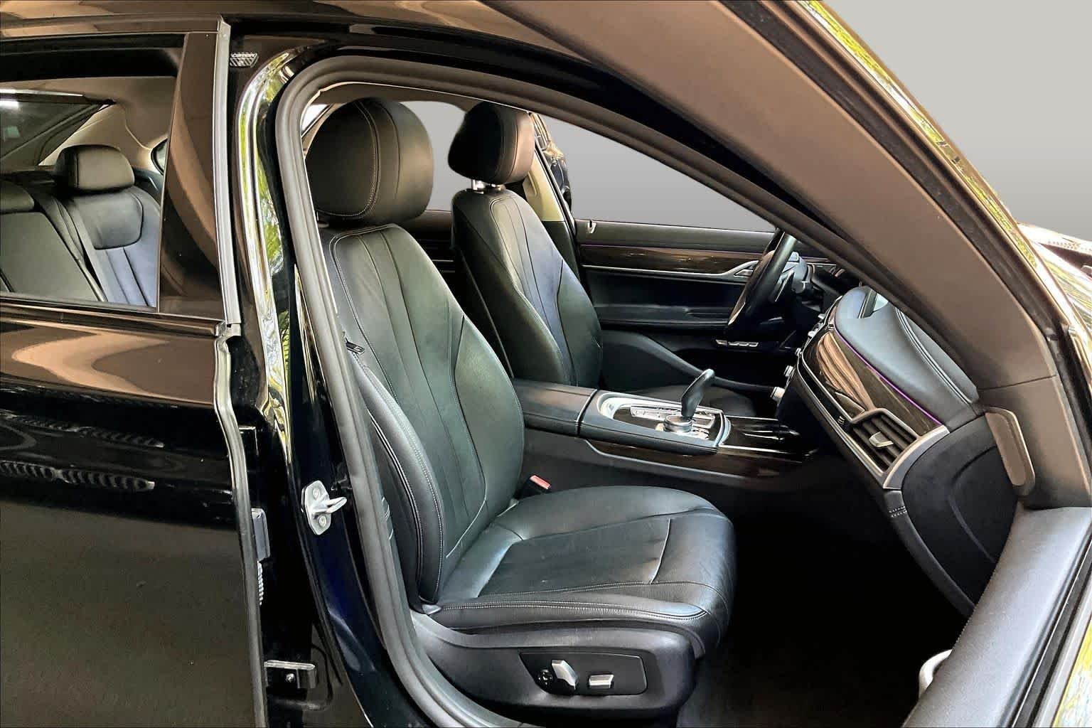 Used 2018 Black Sapphire Metallic BMW 740i image 8