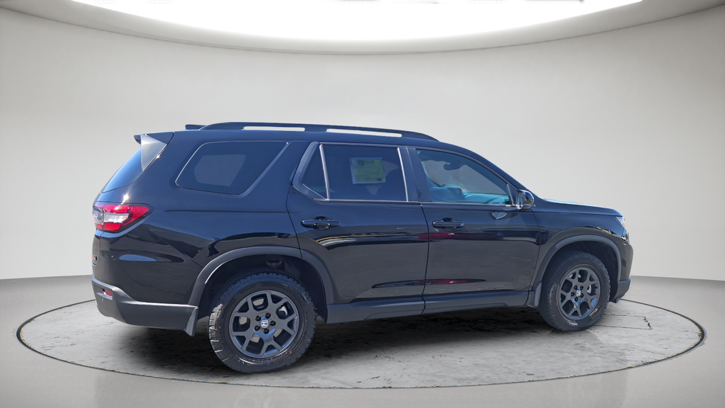 Certified Used 2025 Black Honda TrailSport image 4