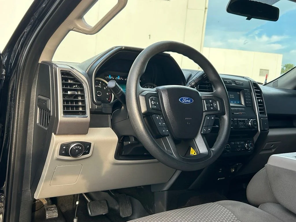 Used 2017 Shadow Black Ford XLT image 29