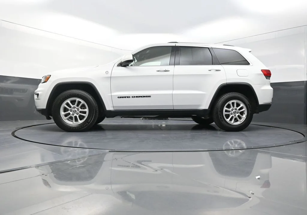 Used 2019 White Jeep Laredo E image 24