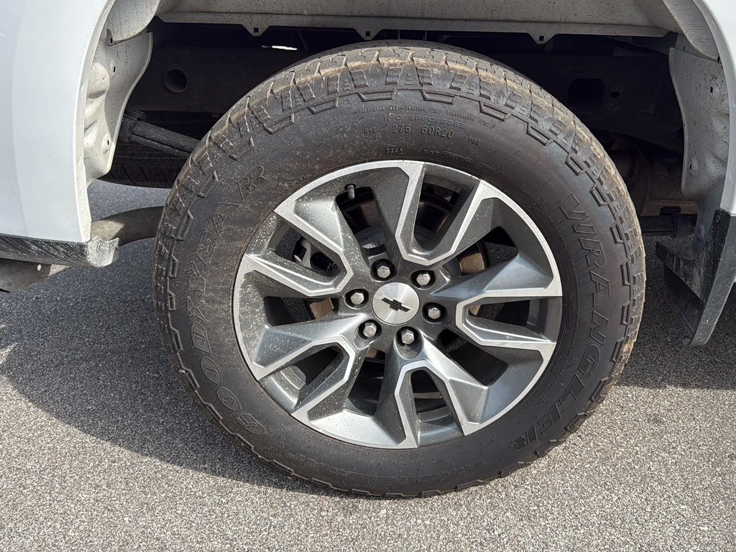 Used 2025 Summit White Chevrolet RST image 13