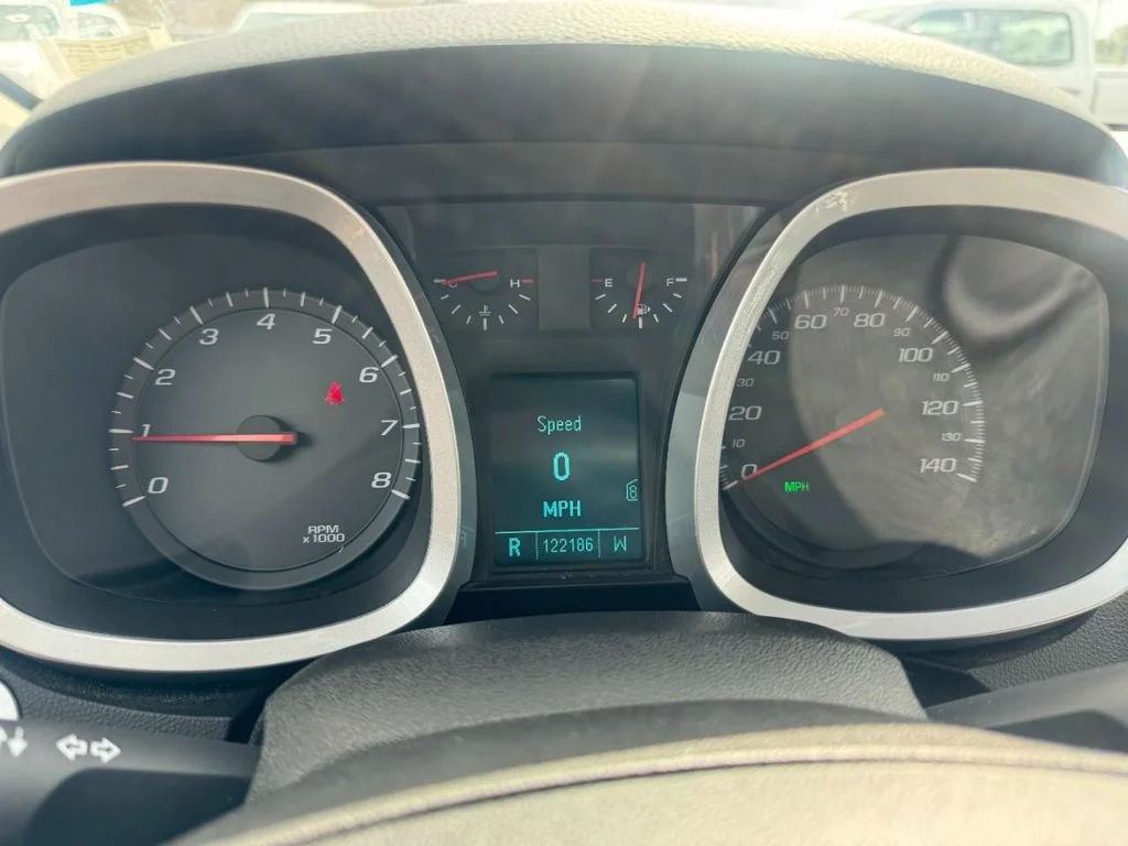 Used 2011 Silver Ice Metallic Chevrolet LT image 18