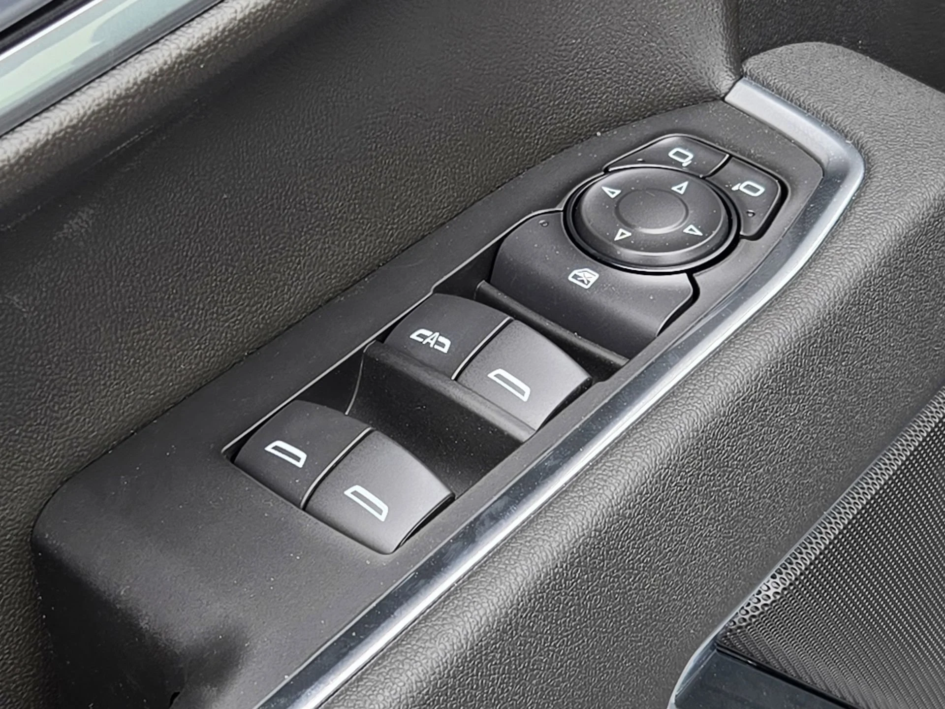 New 2026 Sterling Metallic GMC SLE image 38