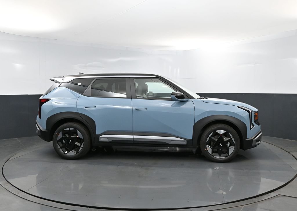 New 2027 Frost Blue / Black Roof Kia S image 4