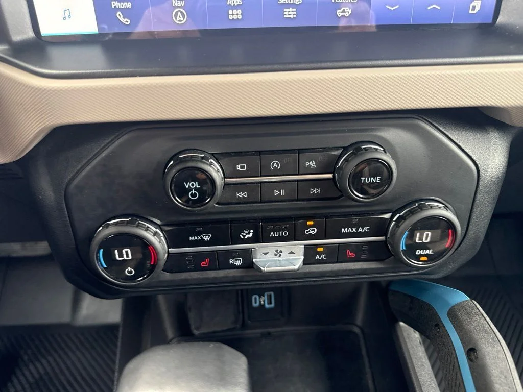 Used 2023 Red Ford Wildtrak image 9