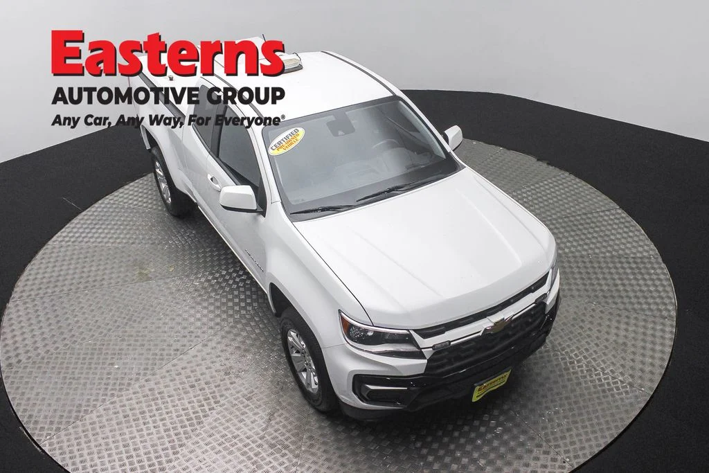 Used 2022 White Chevrolet LT image 3