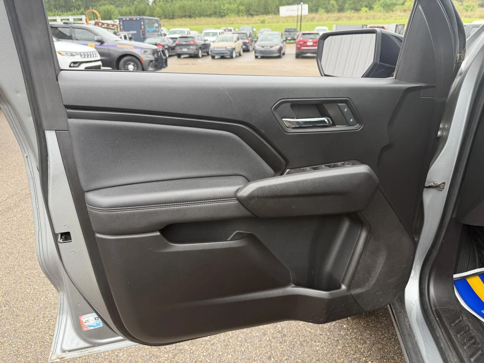 Used 2024 Summit White GMC 2WD Elevation image 15