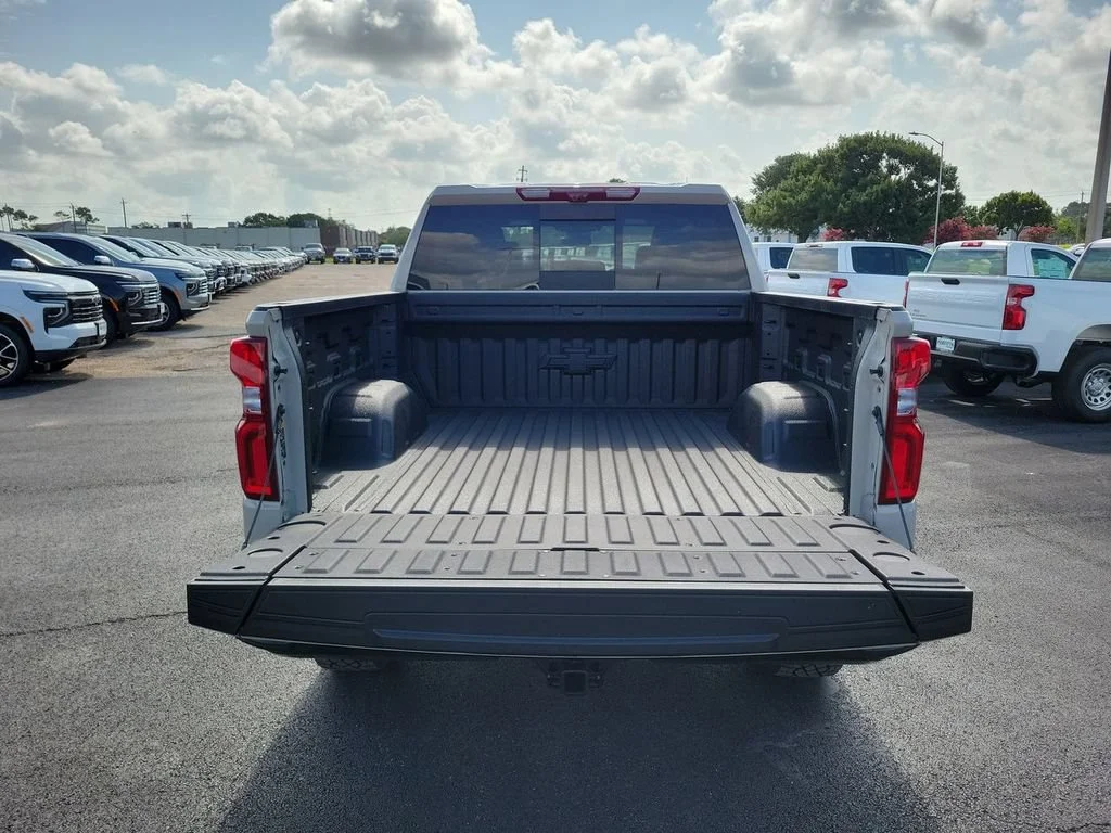 New 2026 White Sands Chevrolet ZR2 image 18