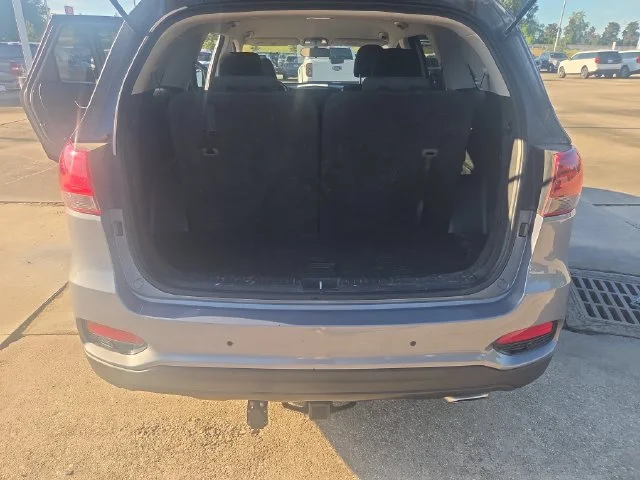 Used 2020 Silver Kia S image 32