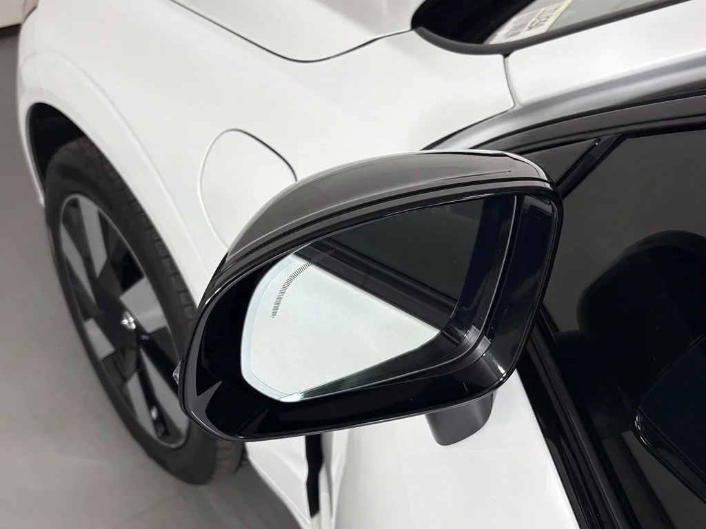 Used 2024 White Volvo T8 Plus Dark Theme image 12