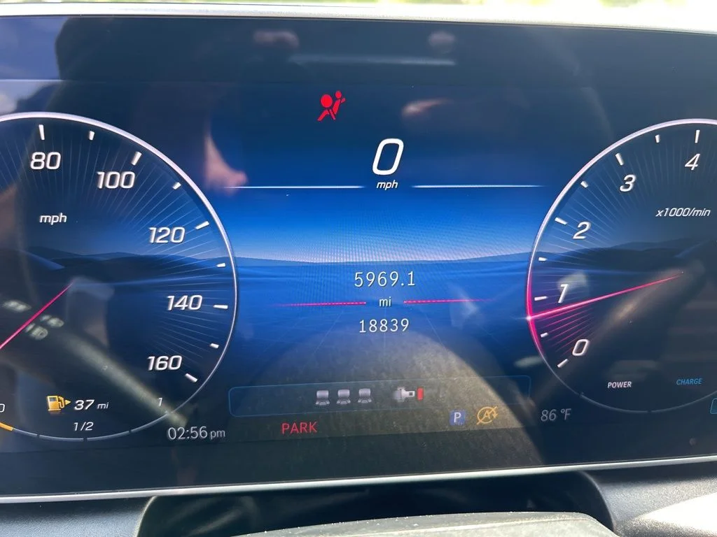 Used 2025  Mercedes-Benz GLC 300 image 42