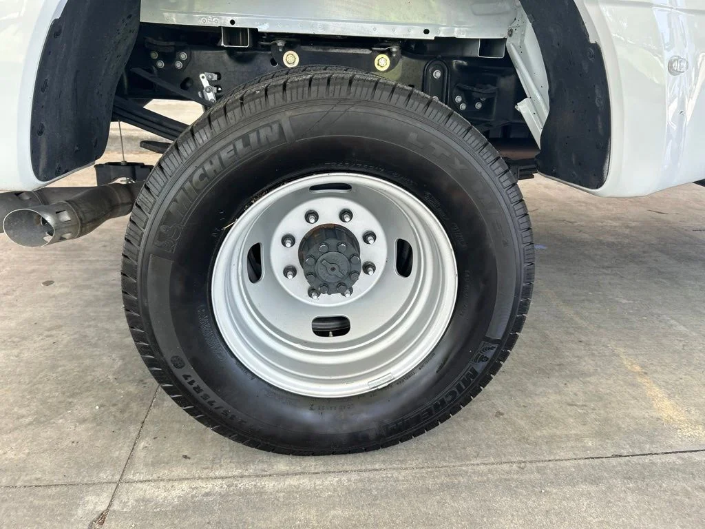 Used 2025 White Ford XL image 19