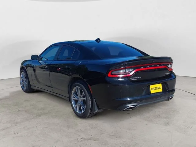 Used 2016 Black Dodge SXT image 7
