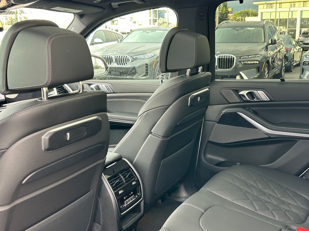 2026 BMW X5 M60i - Photo 31