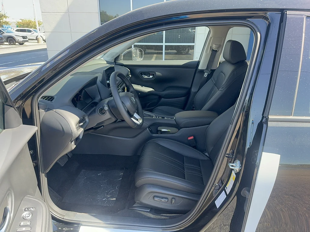 2027 Honda HR-V EX-L, photo 10 of 12