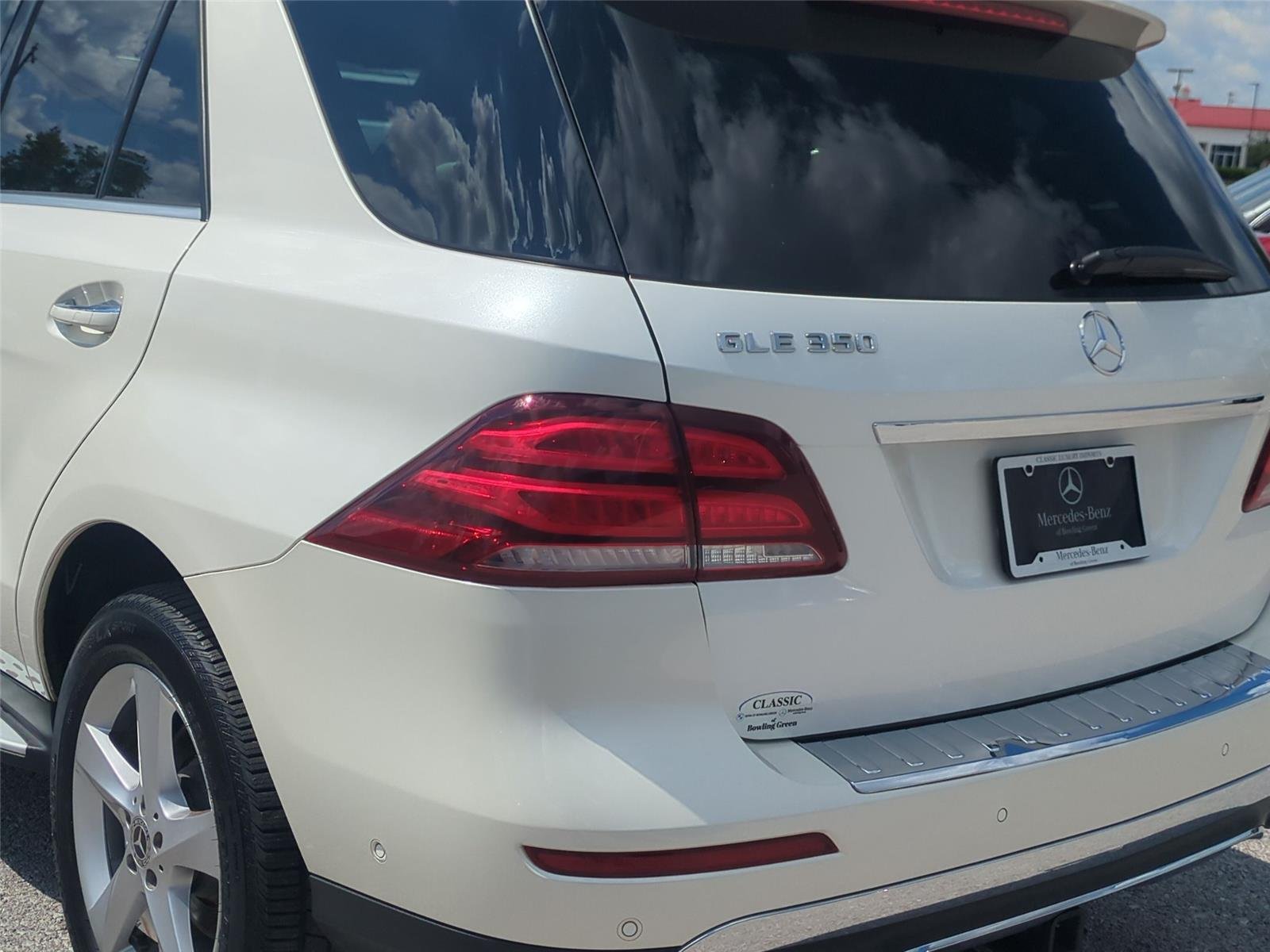 Used 2018 designo Diamond White Metallic Mercedes-Benz GLE 350 image 12