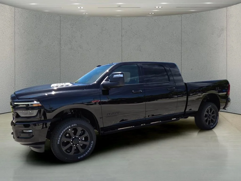 New 2026 Diamond Black Crystal Pearl-Coat Exterior Paint RAM Laramie image 9