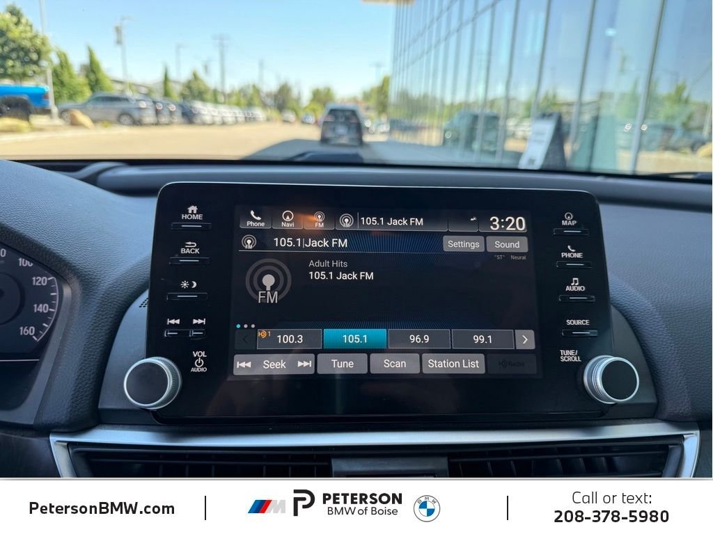 Used 2018  Honda Touring image 23