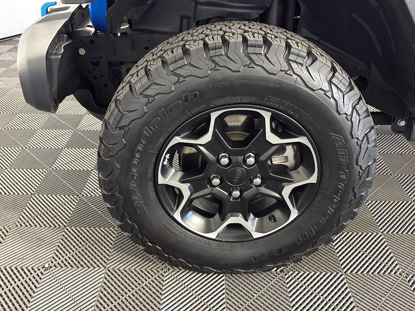 Used 2021 Hydro Blue Pearlcoat Jeep Unlimited Rubicon image 18