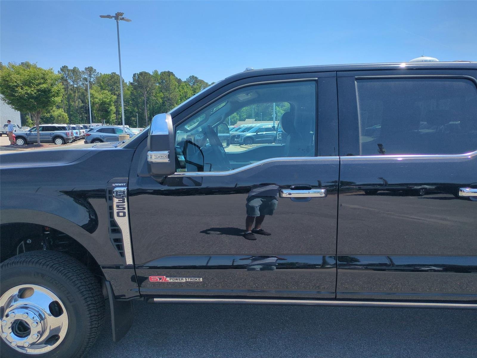New 2026 Agate Black Metallic Ford F-350® Lariat® image 15