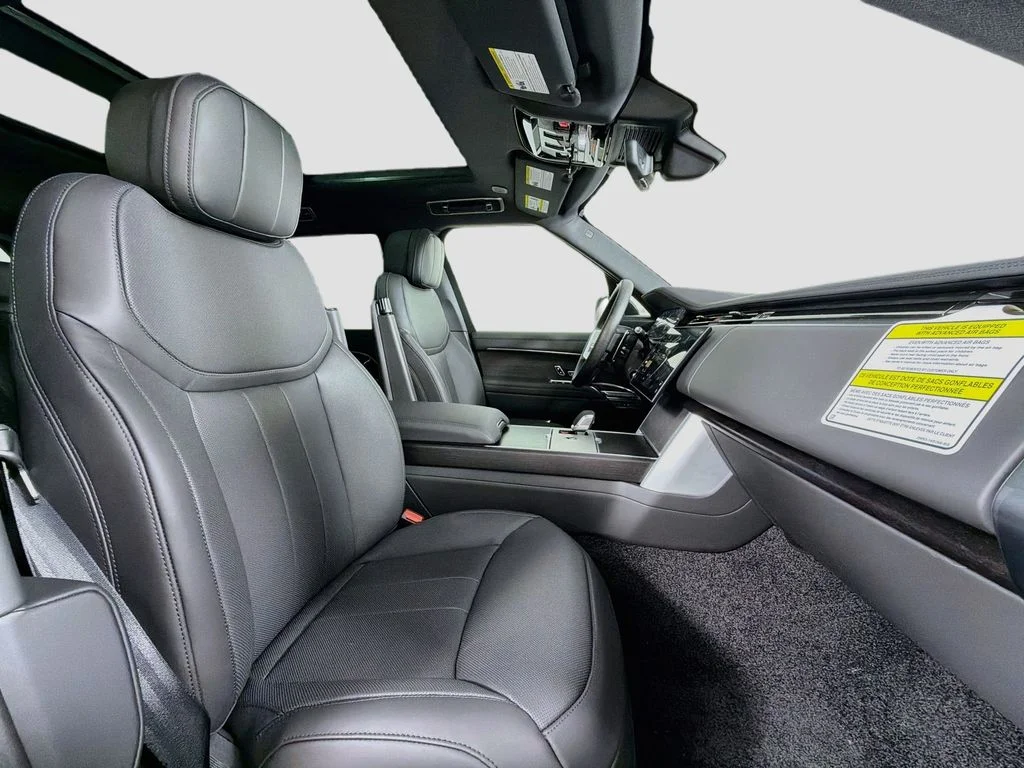 New 2026 Fuji White Land Rover SE image 30