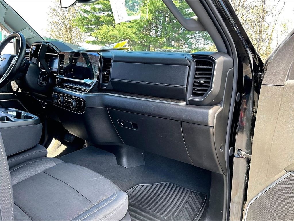 Used 2025 Black Chevrolet LT image 12