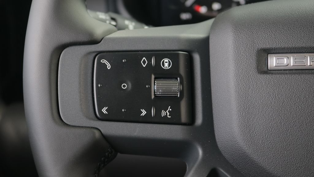 New 2026 Fuji White Land Rover X-Dynamic SE image 19
