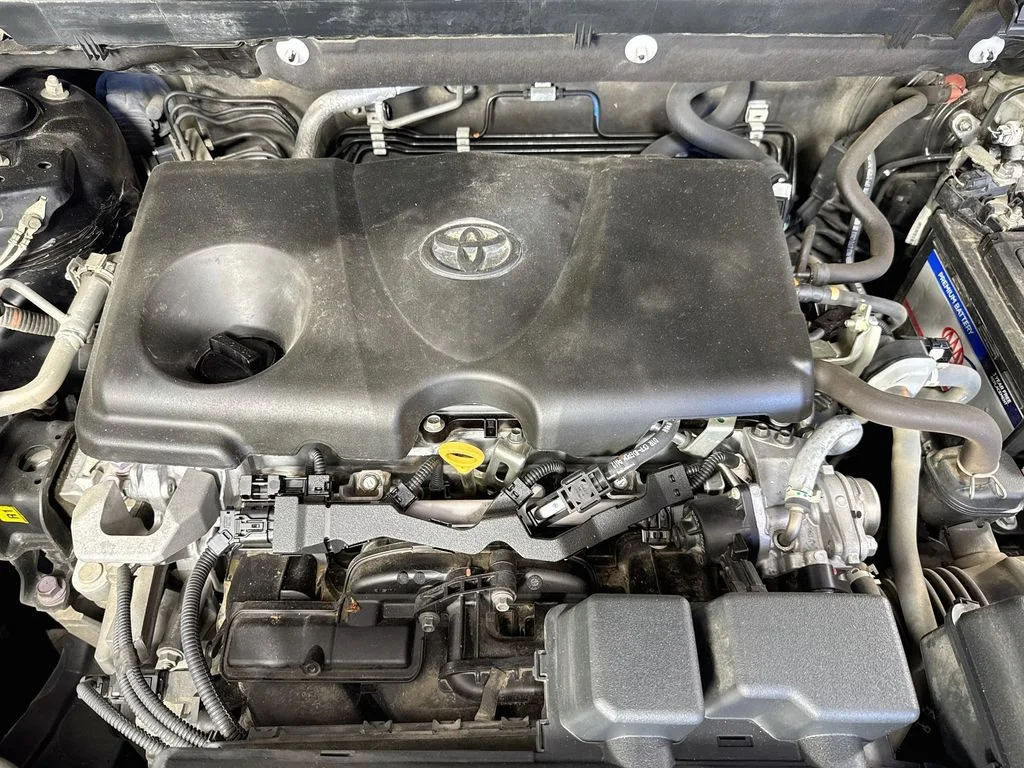Used 2022 Black Toyota XLE Premium image 39