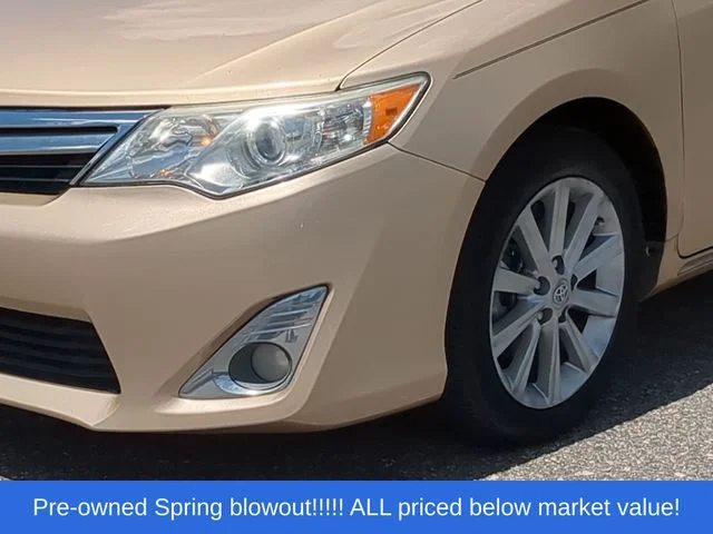 Used 2012 Beige Toyota XLE image 17