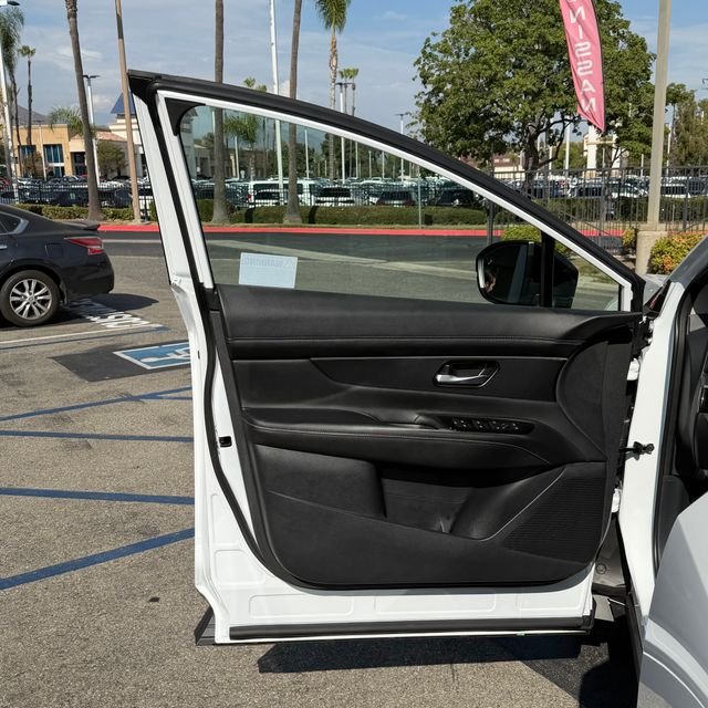 New 2026 Everest White Pearl TriCoat Nissan SV image 15