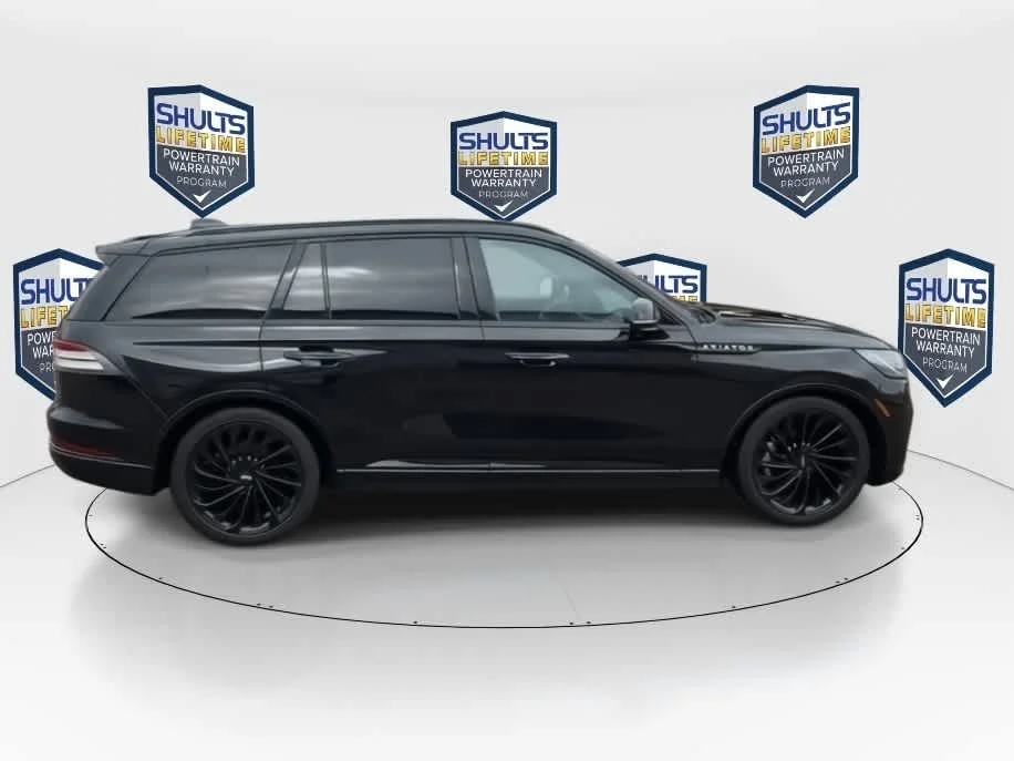 Used 2026 Infinite Black Metallic Clearcoat Lincoln Reserve image 9