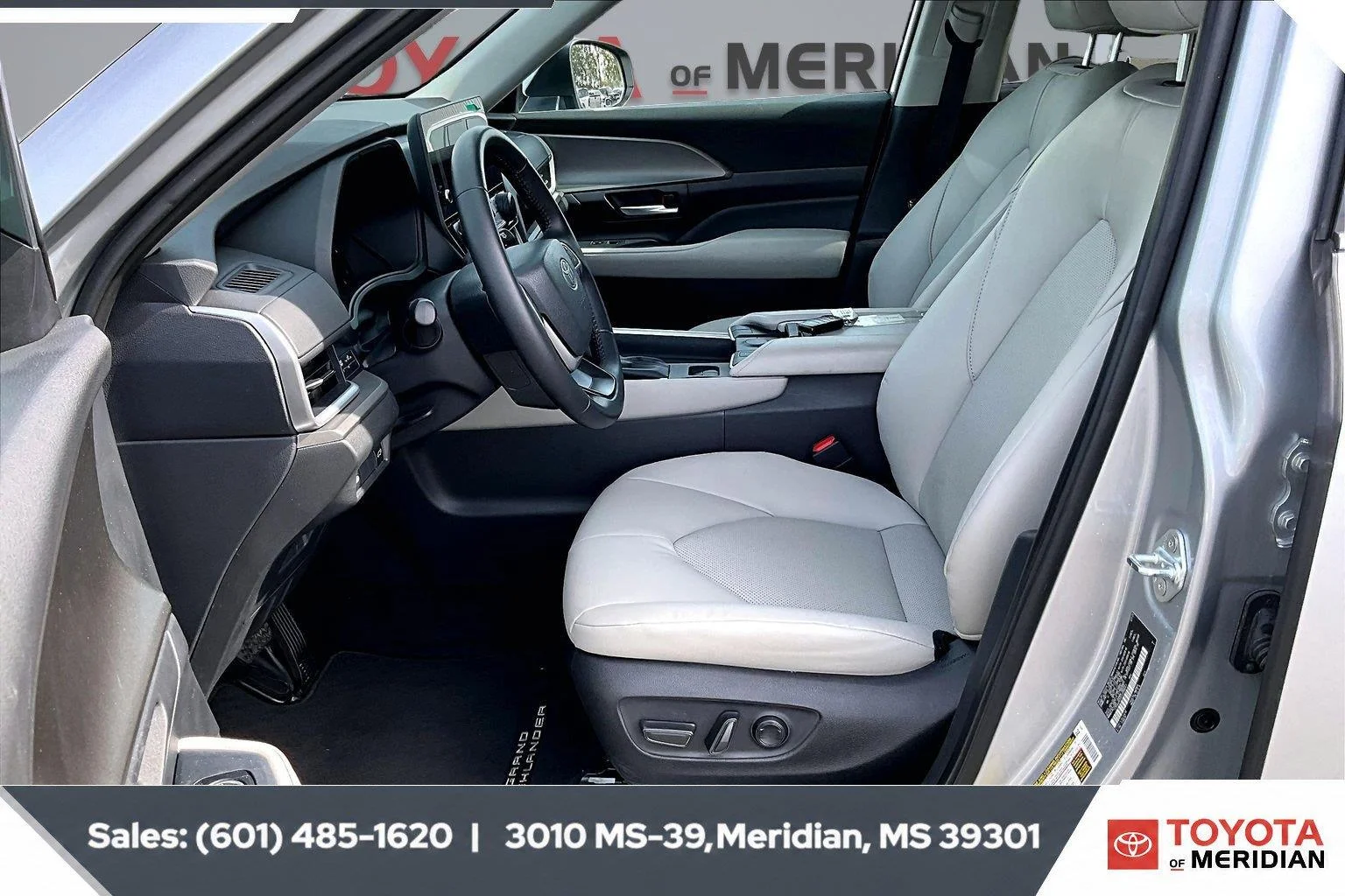Used 2025 Celestial Silver Metallic Toyota XLE image 18