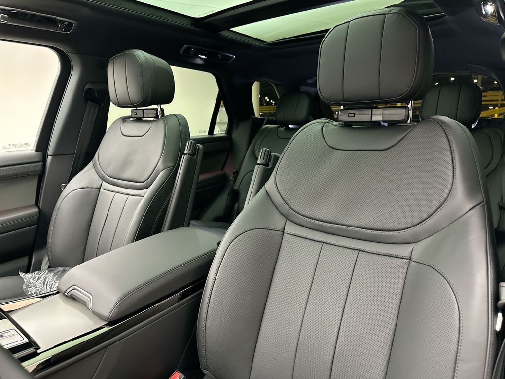 New 2027  Land Rover SE image 10